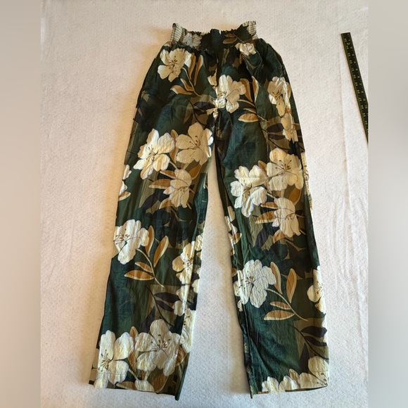 Rails Pants - Rails Floral Wide Leg Pants Green Tropical Print Smocked Waist Size M